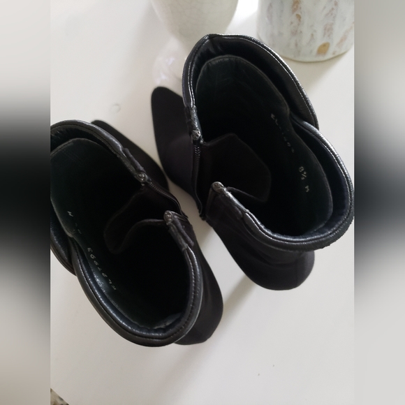 #9-STUART WEITZMAN core tex black leather booties 8.5 - Picture 10 of 15